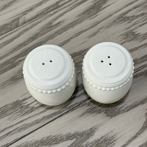 White Ceramic Farmhouse Style Beaded Salt & Pepper Shakers - Picture 5 of 5